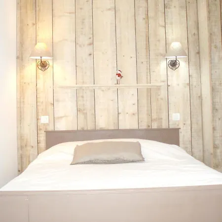 With 2 Bedrooms In Le Montdore With Wonderful Mountain View And Wifi 3 Km From The Slopes Apartment