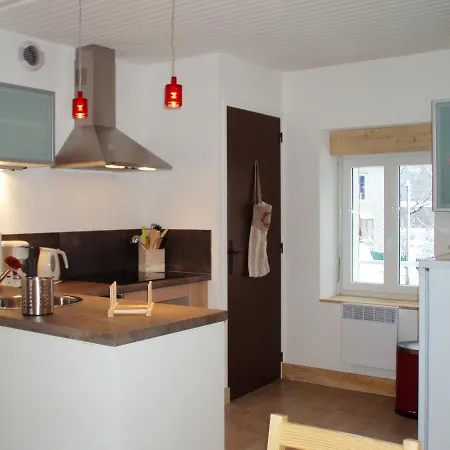 With 2 Bedrooms In Le Montdore With Wonderful Mountain View And Wifi 3 Km From The Slopes * Le Mont-Dore