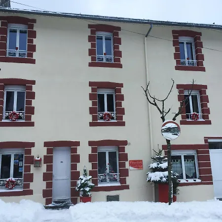 With 2 Bedrooms In Le Montdore With Wonderful Mountain View And Wifi 3 Km From The Slopes * Le Mont-Dore